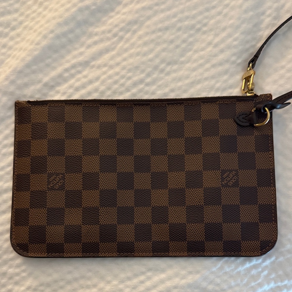 Louis Vuitton wristlet pochette - Picture 3 of 12